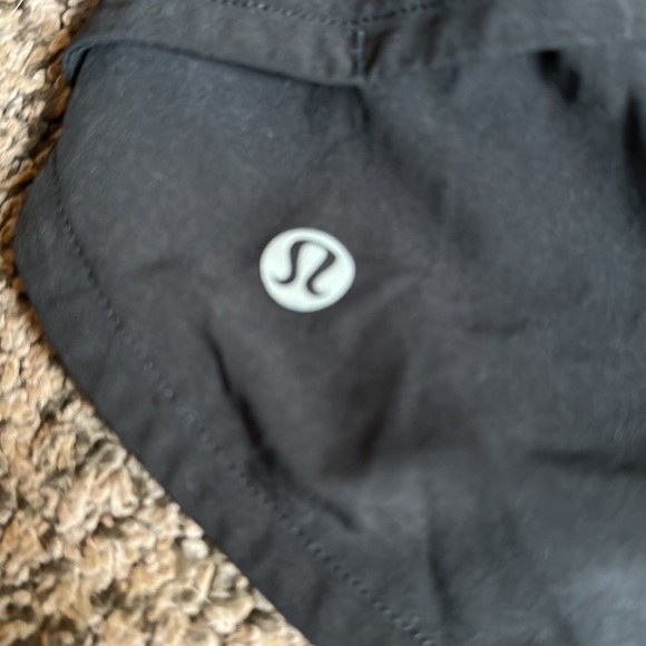 Lululemon black shorts -size 2 - Picture 4 of 4